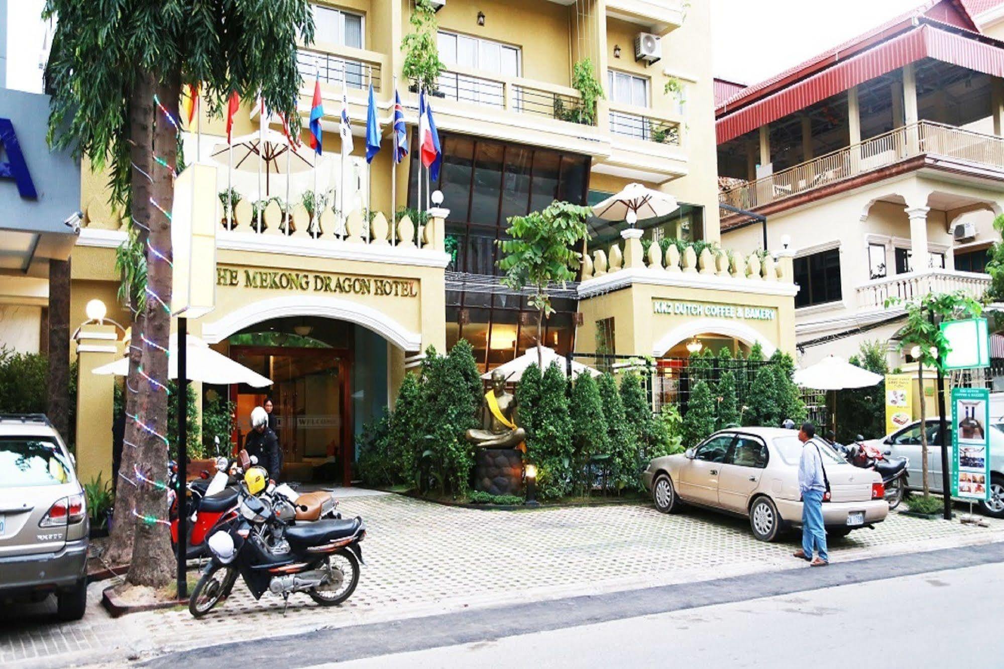Eman Bkk Hotel Phnom Penh Extérieur photo